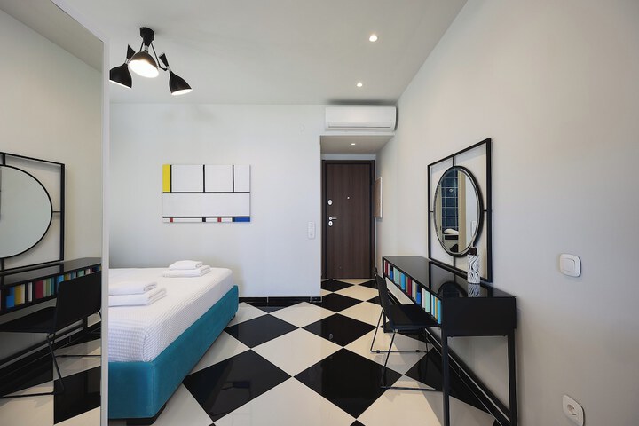 Room 12 of 130