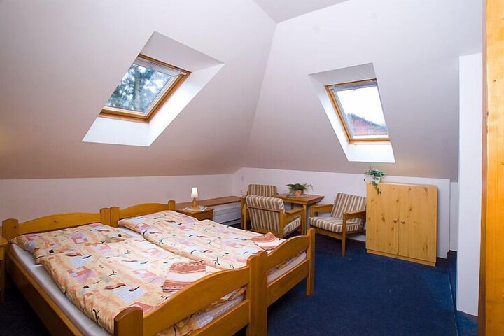 Room 10 of 30
