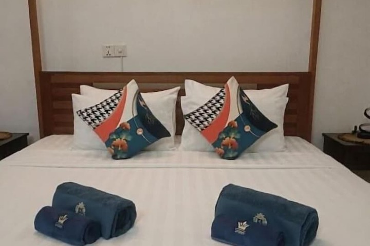 Room 9 of 36