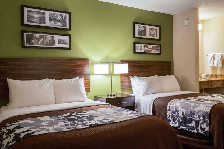 1 Double Bed (2 of 6)