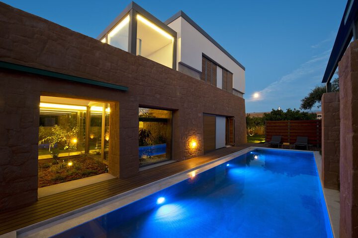 Hotel with Pool
