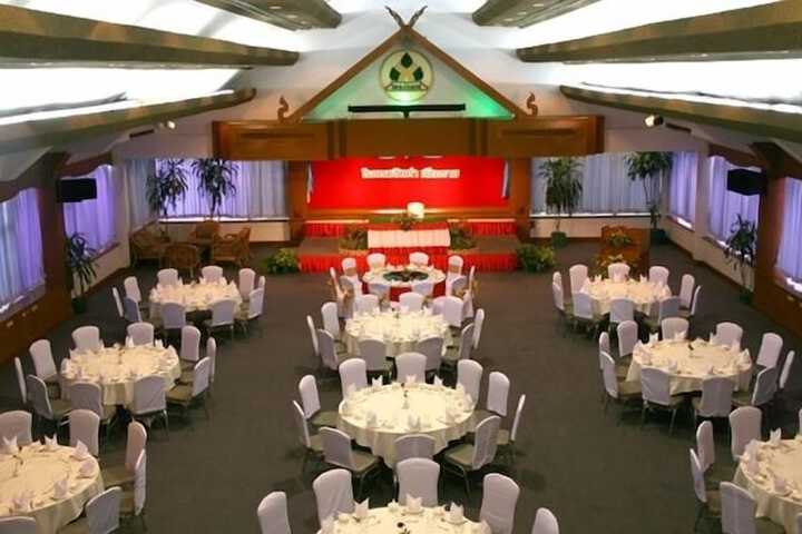 Ballroom/Hall 25 of 40