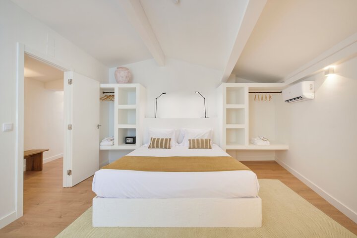 Room 28 of 67
