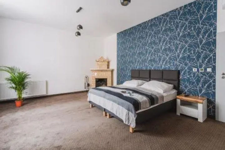 Room 5 of 24