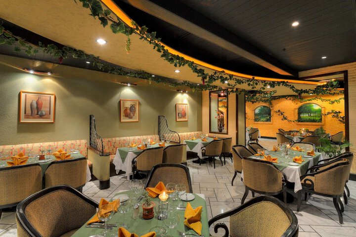 Dining 109 of 133