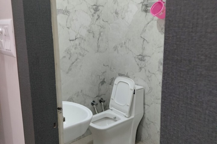 Room 6 of 7