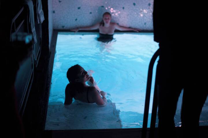 Pool 92 of 144