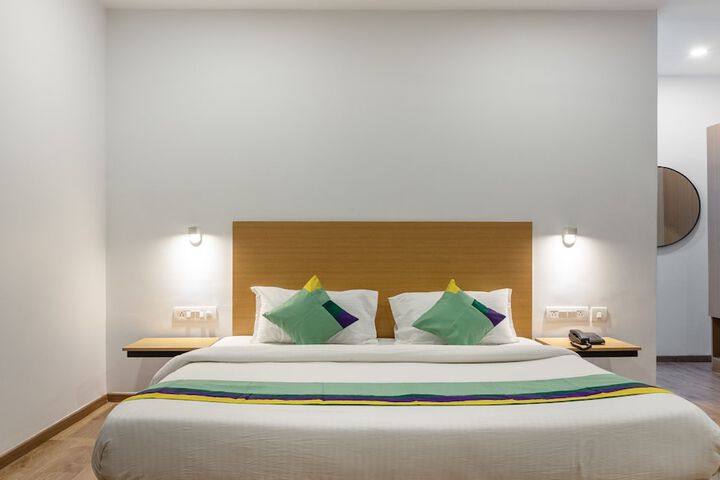 Room 10 of 35