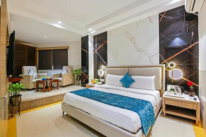 Room 17 of 47
