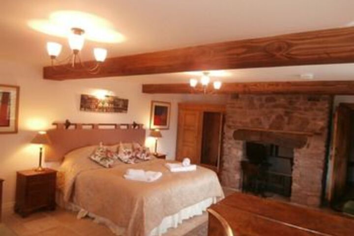 Room 4 of 18