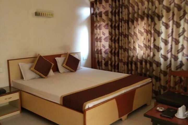 Room 6 of 47