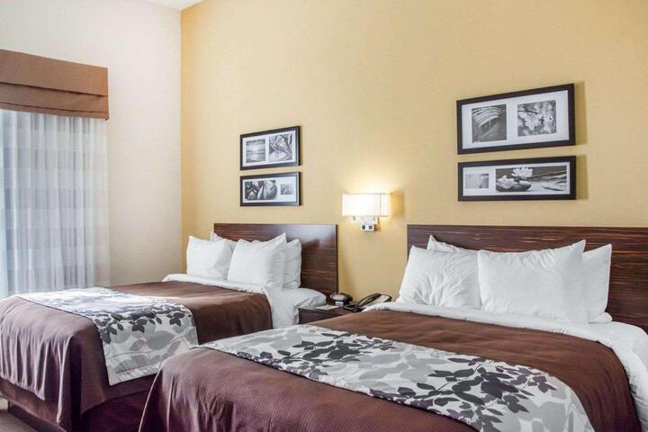 2 Queen Beds (6 of 6)