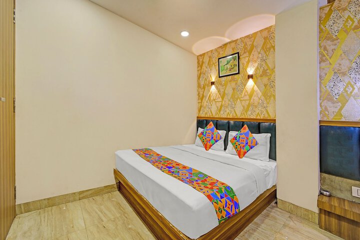 Room 10 of 29