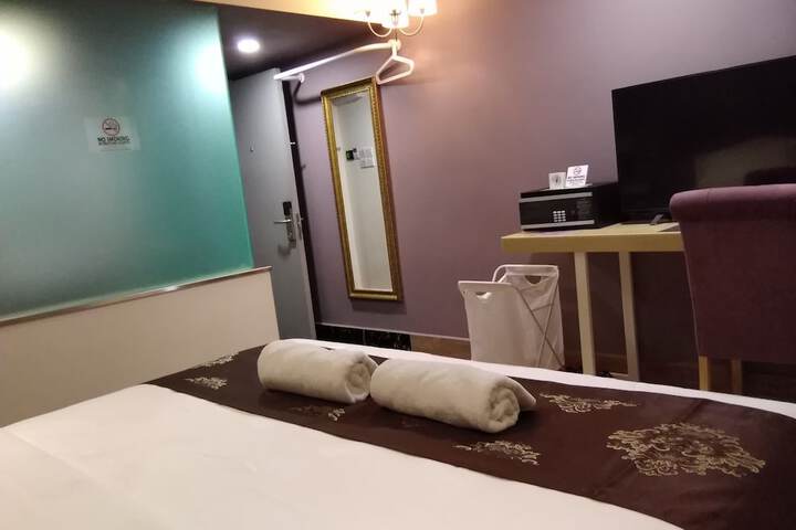 Room 14 of 63