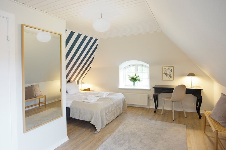 Room 11 of 29