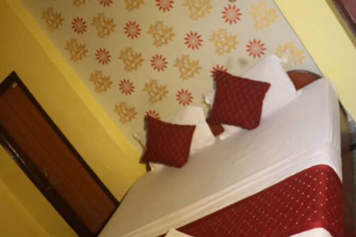 Room 32 of 50