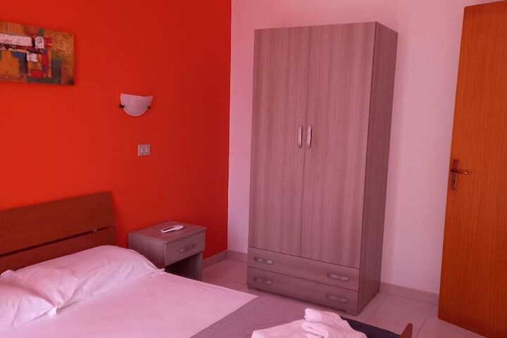 Room 35 of 130