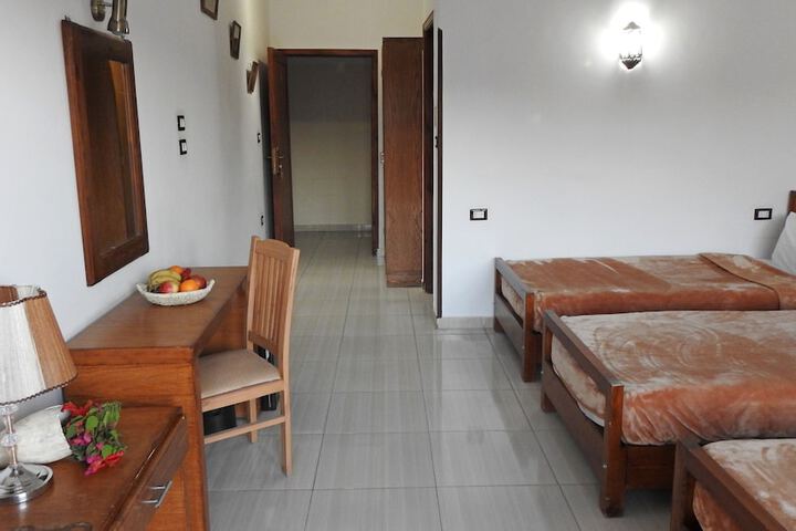 Room 26 of 164