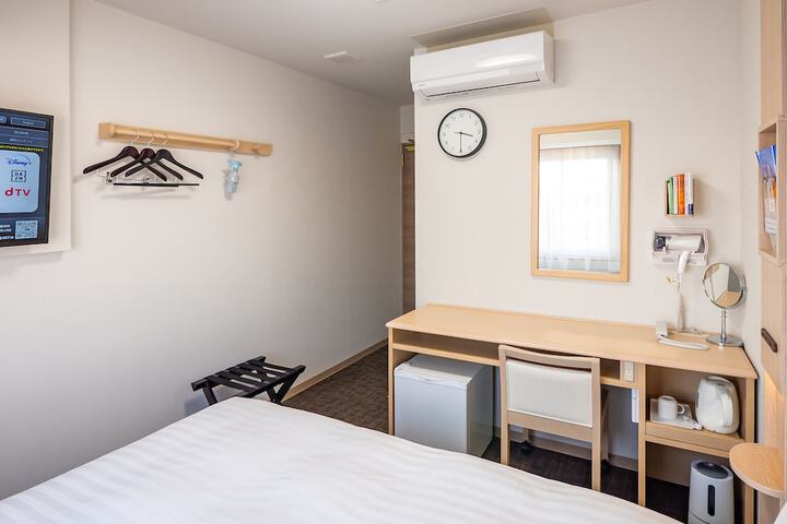 Room 5 of 34