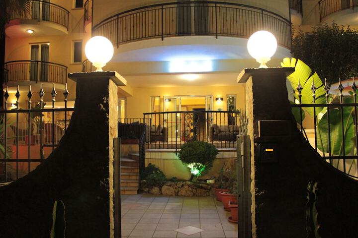 Hotel 37 of 39