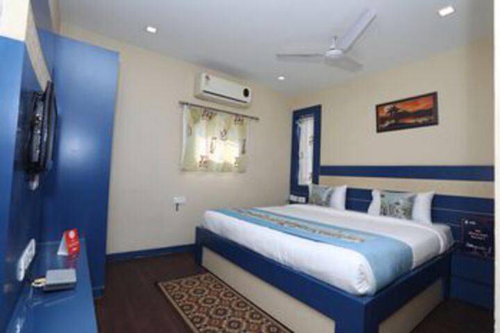 OYO 10284 Hotel Transit