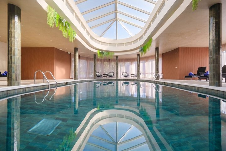 Pools & Facilities