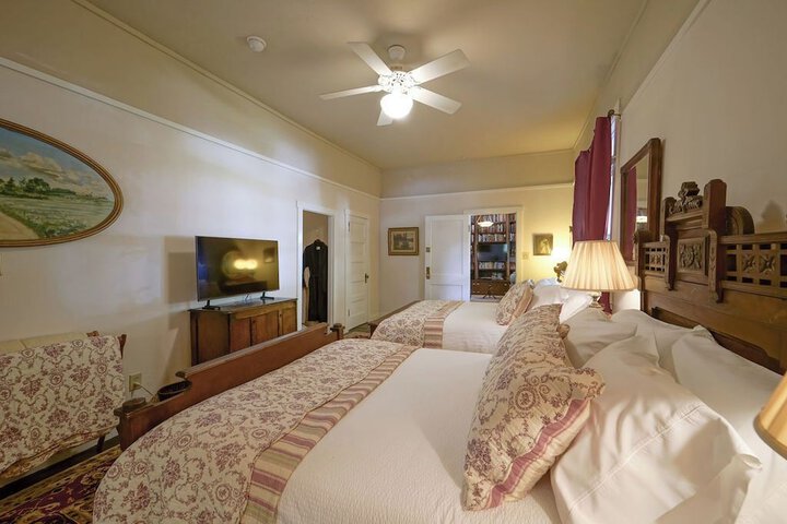 Room 30 of 97