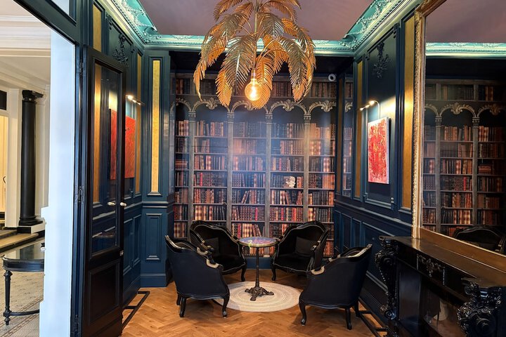 Guest Lobby