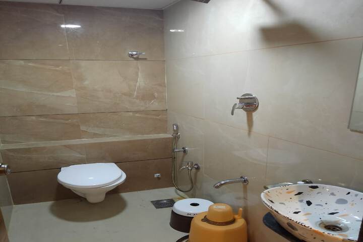 Room 27 of 29