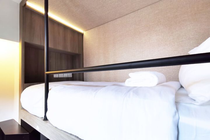 Room 19 of 180