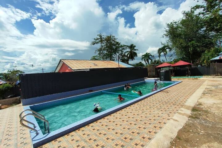 Pool 17 of 28