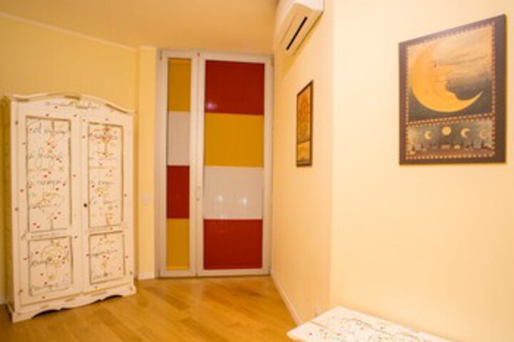 Room 26 of 29