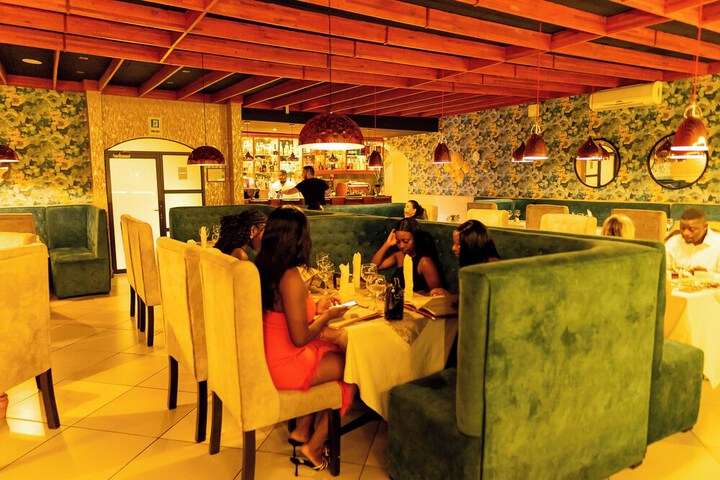 Dining 44 of 67