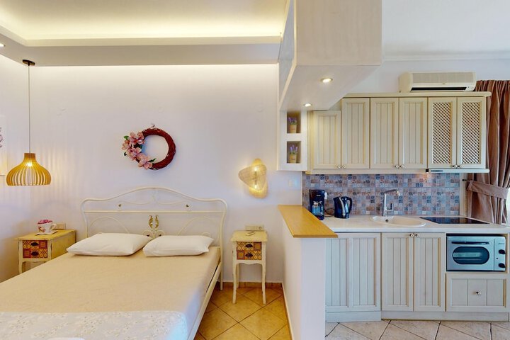 Room 9 of 84