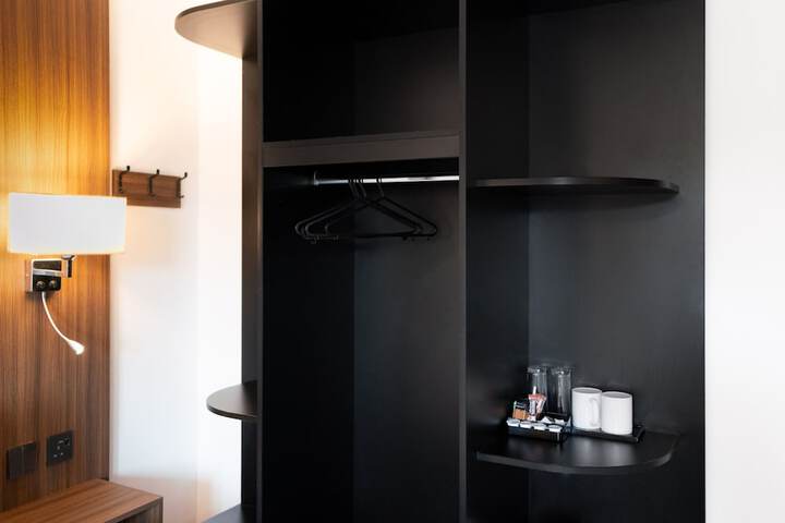 Room 12 of 34