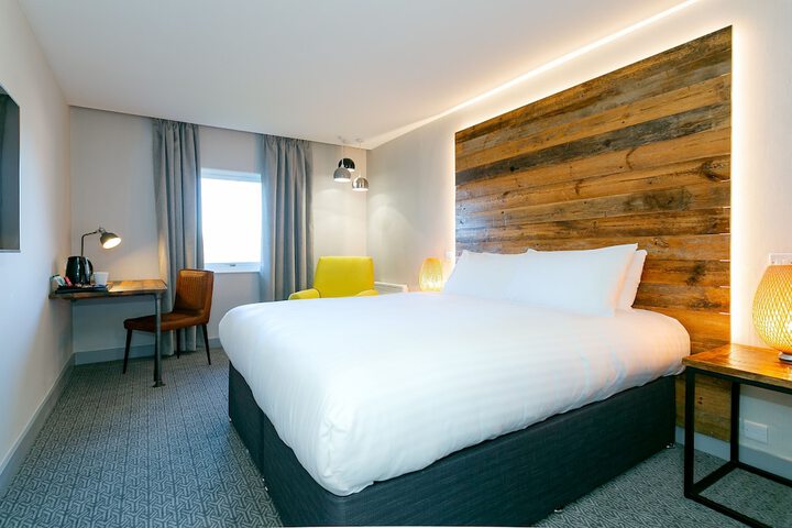 Room 7 of 34