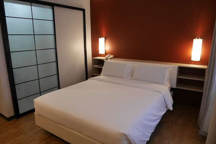 Room 14 of 94
