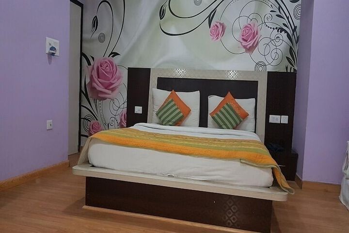 Room 35 of 77