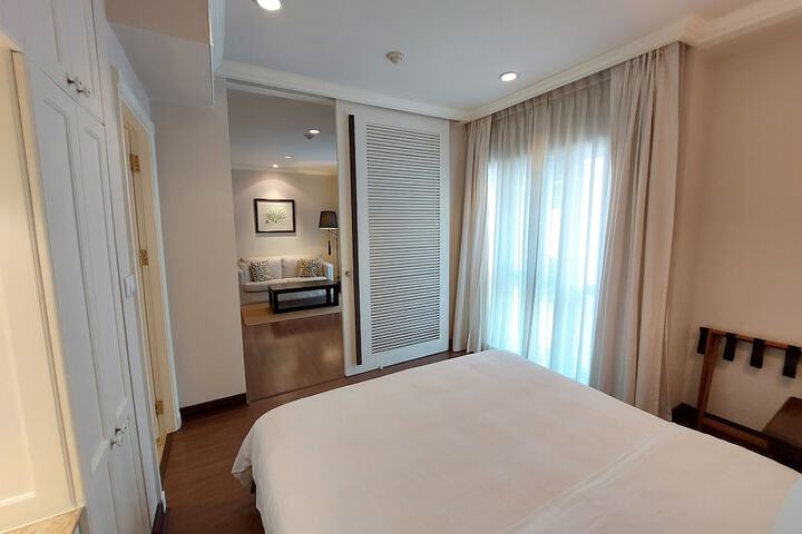 Room 13 of 40