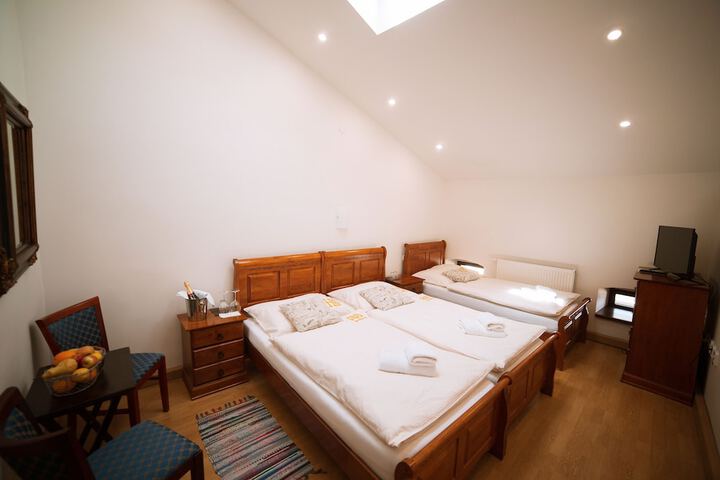 Room 14 of 35