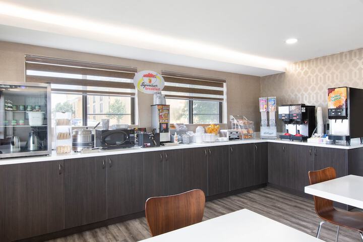 Breakfast area