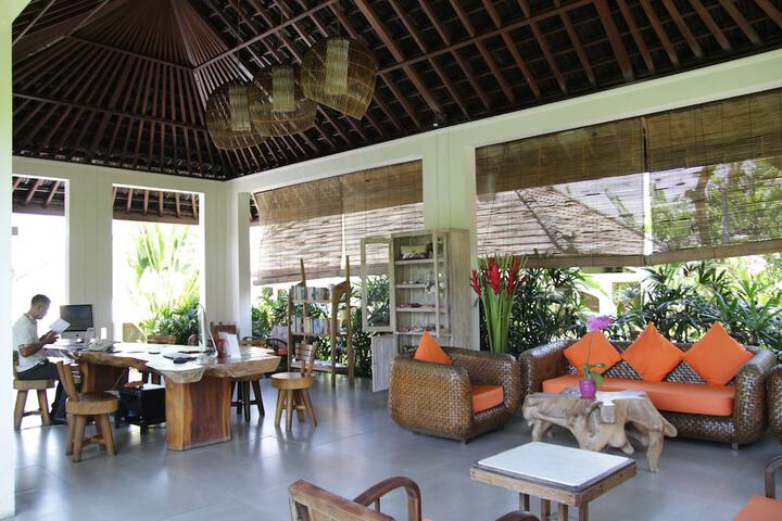 Lobby Entry
