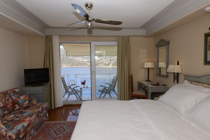 Room 42 of 105