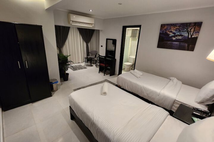 Room 41 of 107