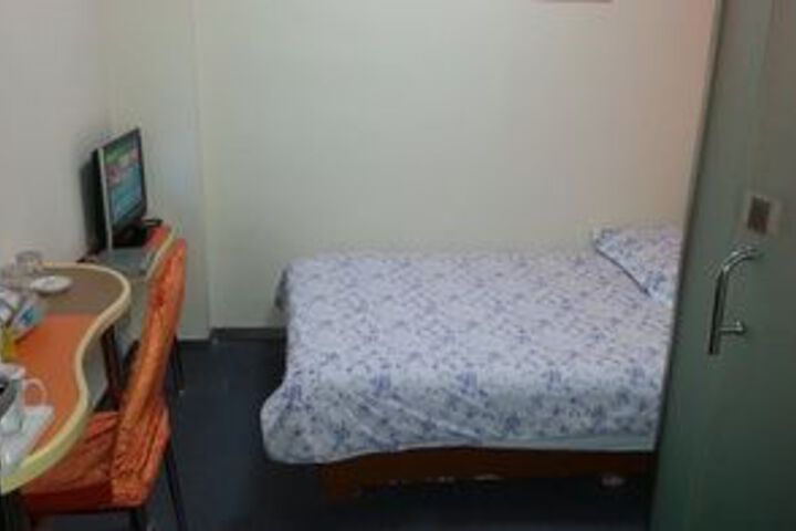 Room 22 of 35