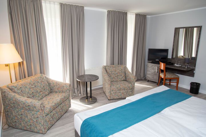 Room 2 of 30