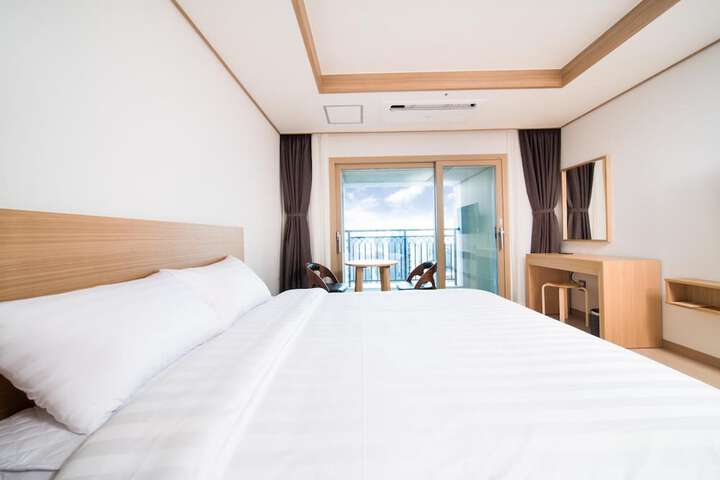 Room 20 of 35