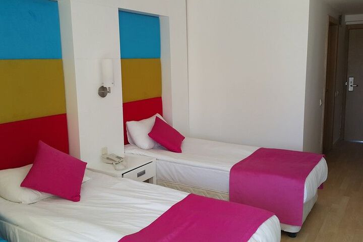 Room 6 of 43