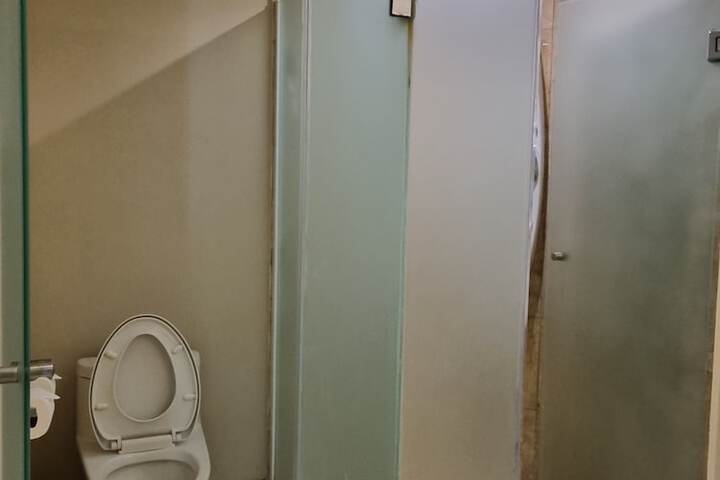 Room 38 of 98