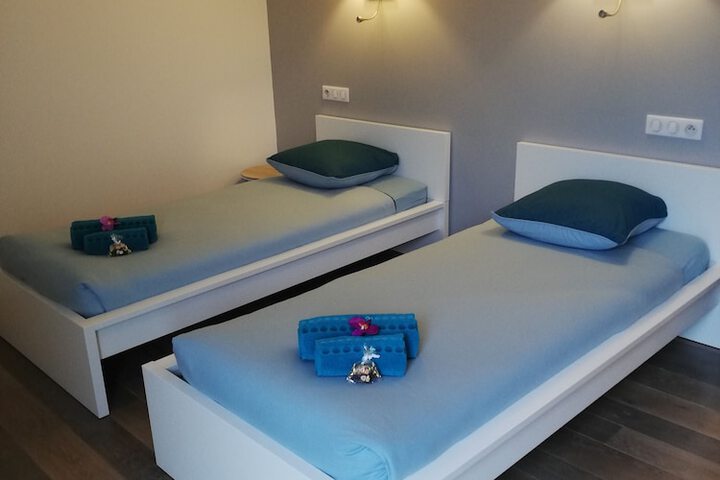 Room 2 of 26